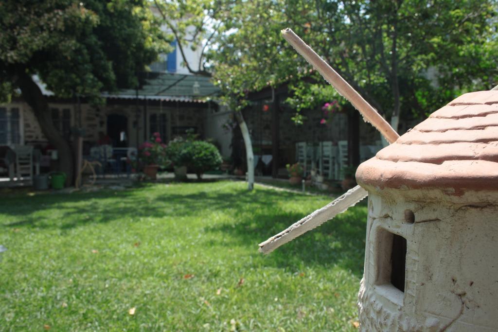 Istanbul Pension Ayvalik Exterior photo