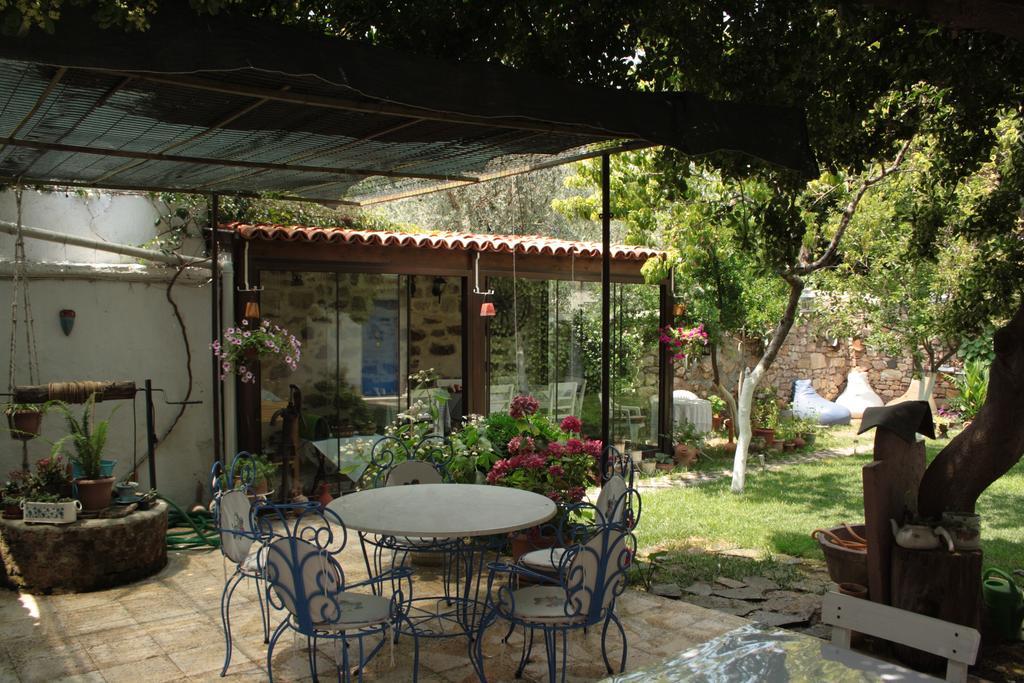 Istanbul Pension Ayvalik Exterior photo
