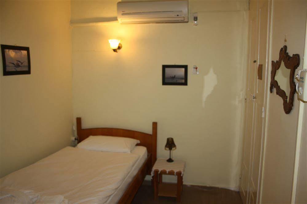 Istanbul Pension Ayvalik Exterior photo